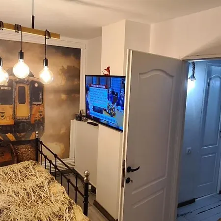 One Lupeni Apartment